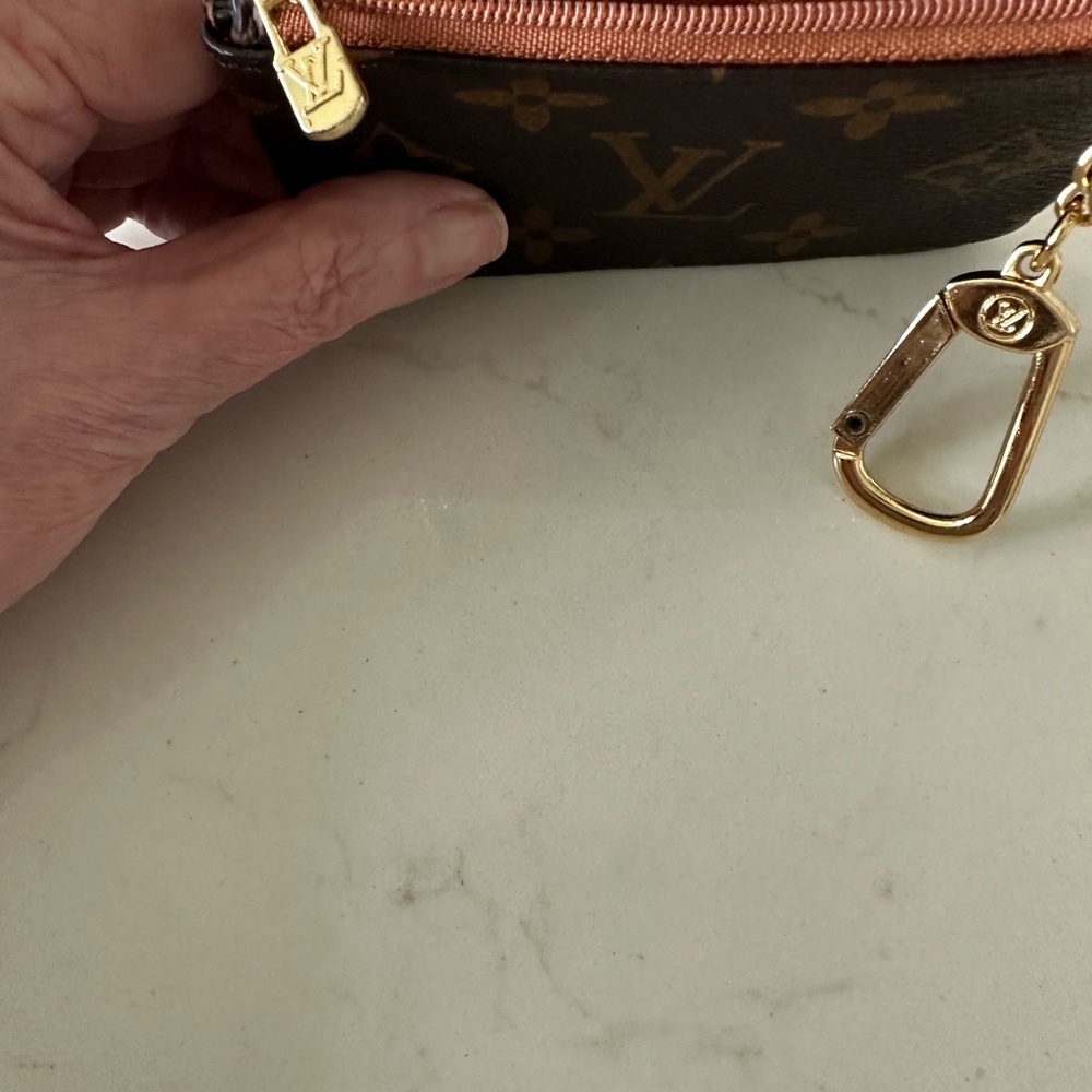 Louis Vuitton Brown Monogram Key, Card or Cash Holder - Picture 5 of 7
